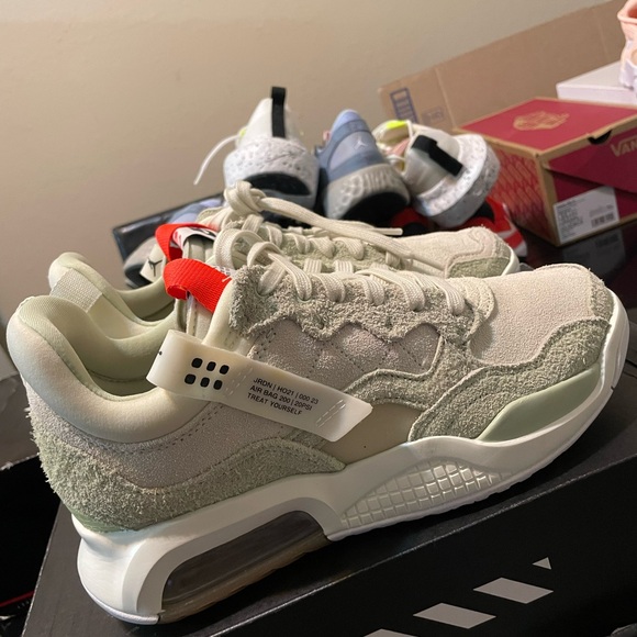 Air Jordan MA2 'Honeydew' CV8122-300 Men Basketball Shoes Sz 8 Like New no box - Picture 2 of 9